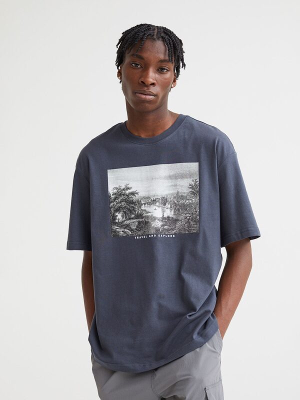 🖤 H&M Printed T-shirt – Black / Friends Edition